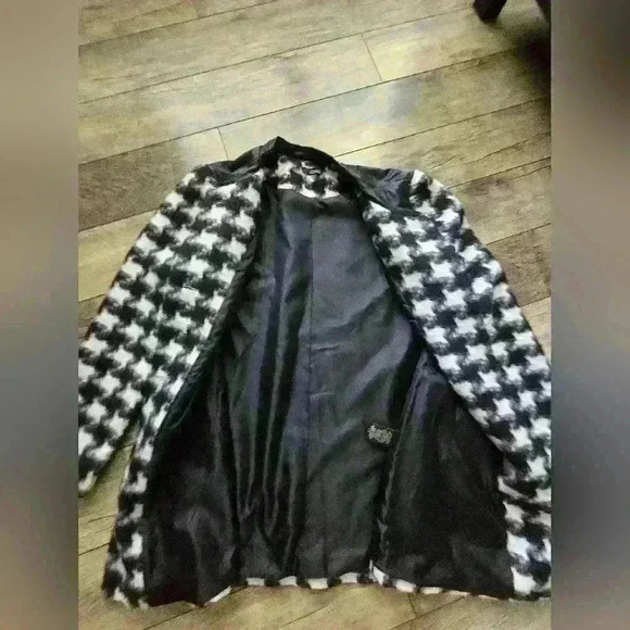 Renuar black and white women's large winter  jacket, Excellent Condition - Picture 2 of 8